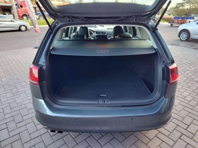 VOLKSWAGEN - GOLF - 2016/2016 - Cinza - R$ 82.900,00