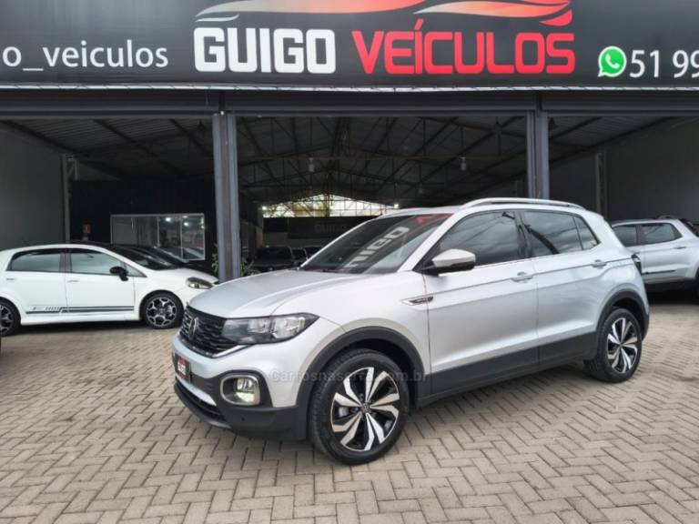 VOLKSWAGEN - T-CROSS - 2022/2023 - Prata - R$ 130.900,00