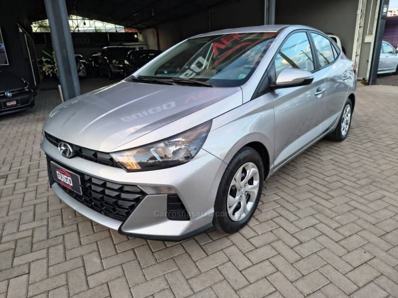 HYUNDAI - HB20S - 2023/2024 - Prata - R$ 78.900,00
