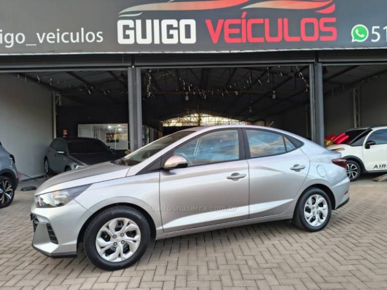 HYUNDAI - HB20S - 2023/2024 - Prata - R$ 78.900,00