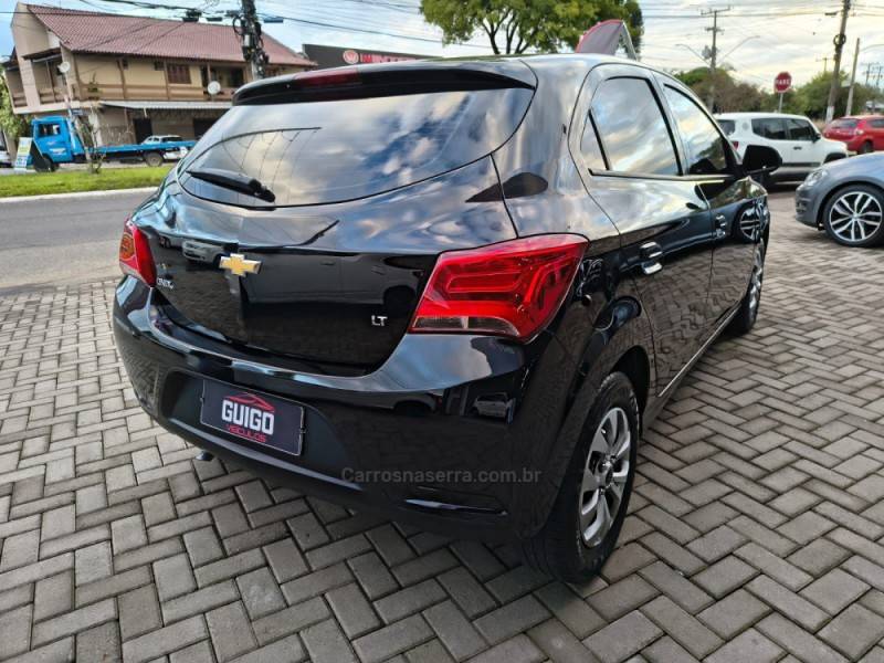 CHEVROLET - ONIX - 2019/2019 - Rosa - R$ 54.900,00