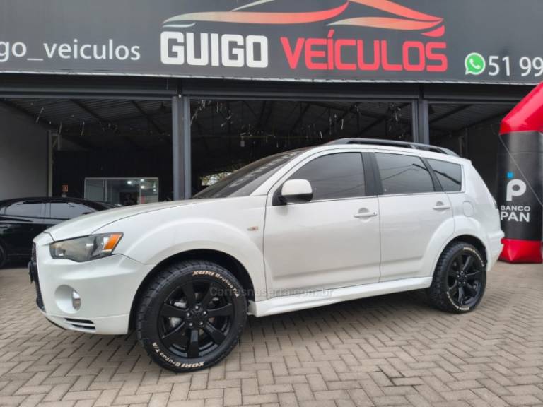 MITSUBISHI - OUTLANDER - 2012/2013 - Branca - R$ 68.900,00