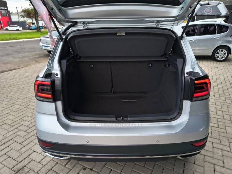 VOLKSWAGEN - T-CROSS - 2022/2023 - Prata - R$ 130.900,00