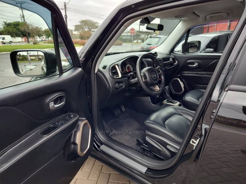 JEEP - RENEGADE - 2015/2016 - Preta - R$ 68.900,00