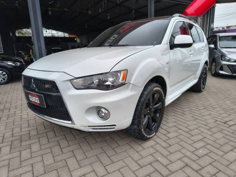 MITSUBISHI - OUTLANDER - 2012/2013 - Branca - R$ 68.900,00