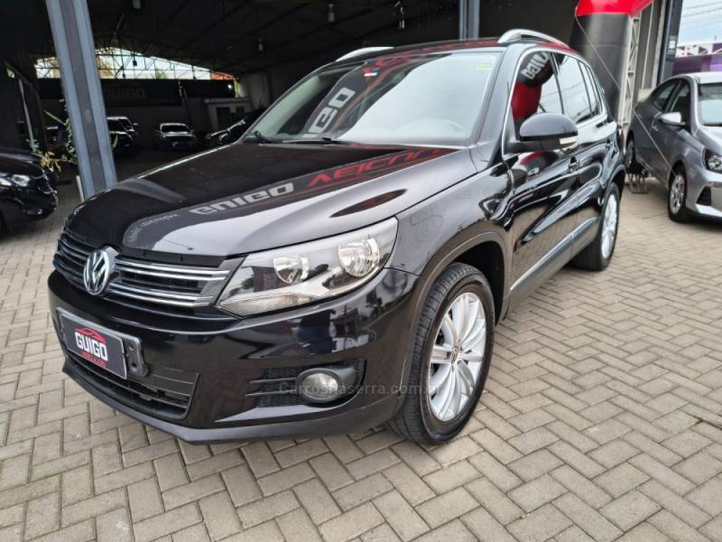 VOLKSWAGEN - TIGUAN - 2011/2012 - Preta - R$ 58.900,00