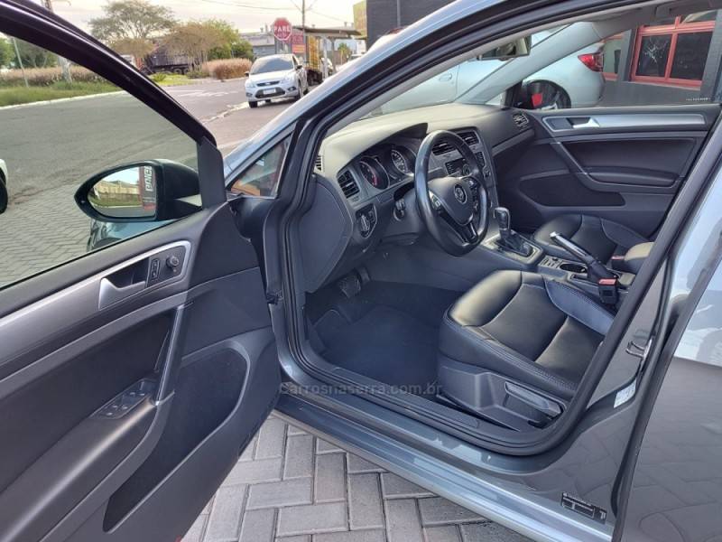 VOLKSWAGEN - GOLF - 2016/2016 - Cinza - R$ 82.900,00