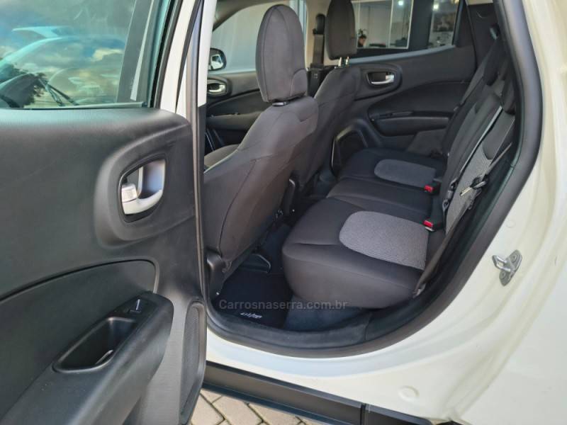 FIAT - TORO - 2022/2022 - Branca - R$ 109.900,00