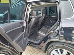 VOLKSWAGEN - TIGUAN - 2011/2012 - Preta - R$ 58.900,00
