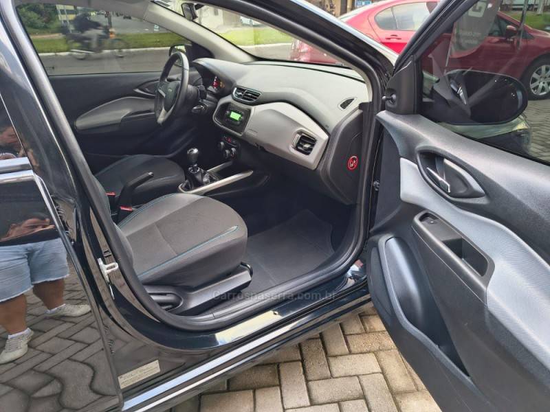 CHEVROLET - ONIX - 2019/2019 - Rosa - R$ 54.900,00