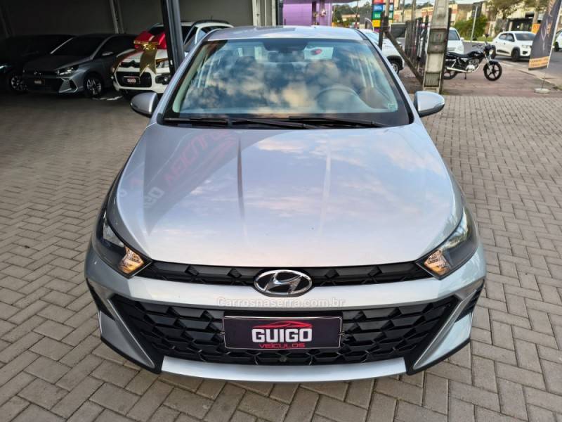HYUNDAI - HB20S - 2023/2024 - Prata - R$ 78.900,00