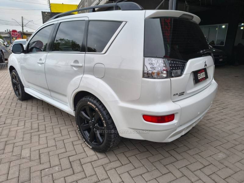 MITSUBISHI - OUTLANDER - 2012/2013 - Branca - R$ 68.900,00