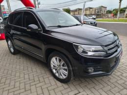 VOLKSWAGEN - TIGUAN - 2011/2012 - Preta - R$ 58.900,00