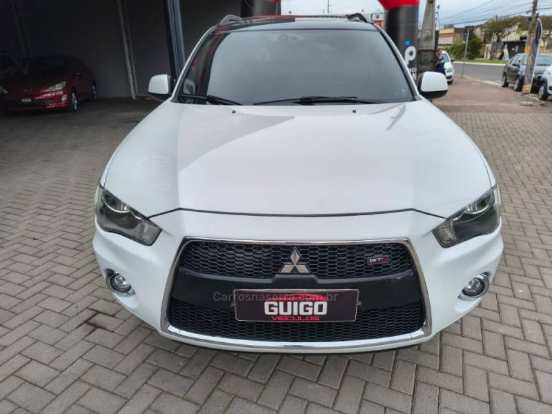 MITSUBISHI - OUTLANDER - 2012/2013 - Branca - R$ 68.900,00