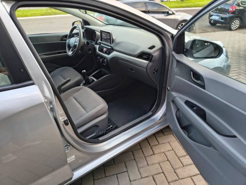 HYUNDAI - HB20S - 2023/2024 - Prata - R$ 78.900,00