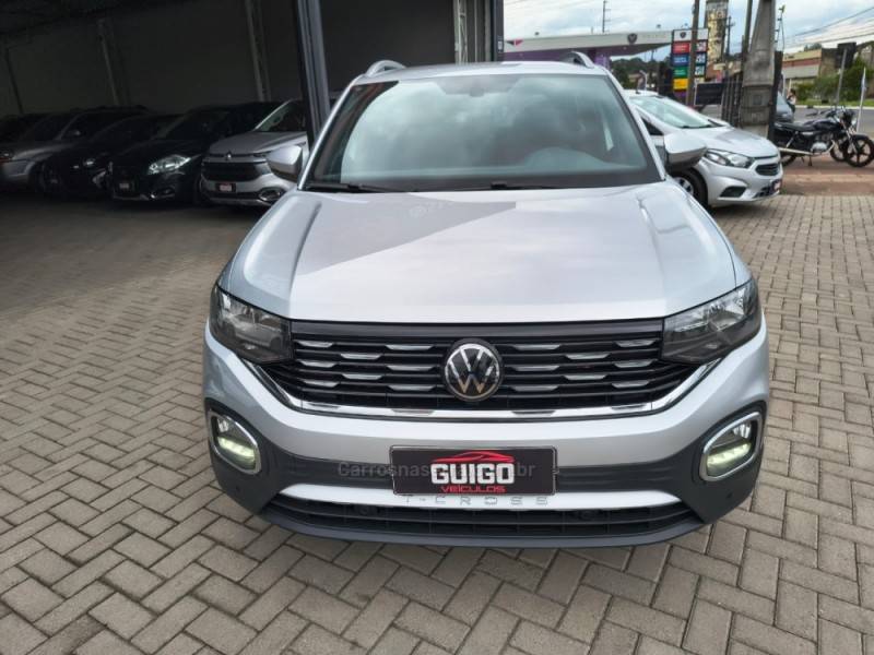 VOLKSWAGEN - T-CROSS - 2022/2023 - Prata - R$ 130.900,00