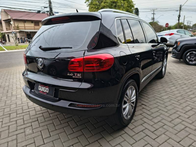 VOLKSWAGEN - TIGUAN - 2011/2012 - Preta - R$ 58.900,00