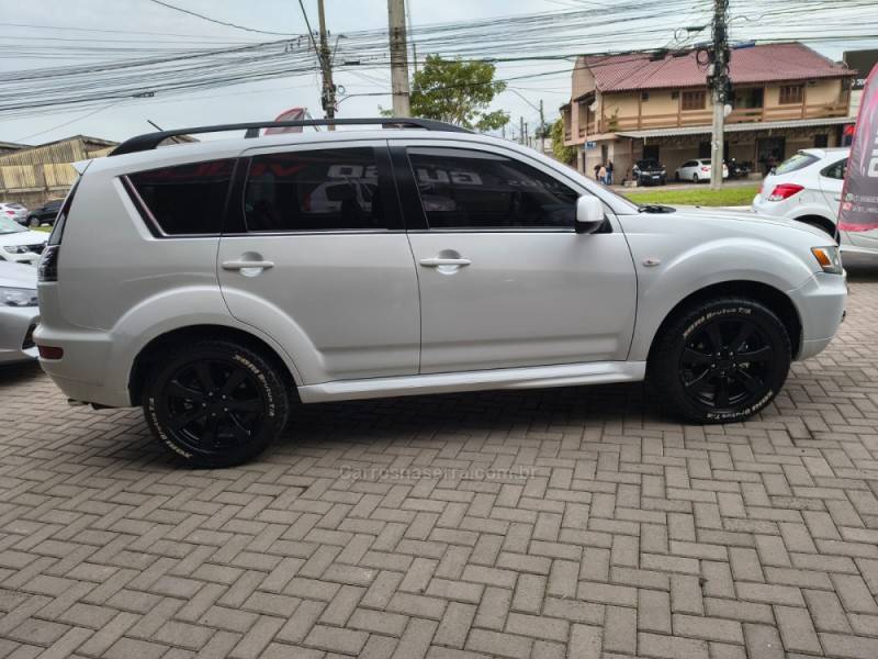 MITSUBISHI - OUTLANDER - 2012/2013 - Branca - R$ 68.900,00