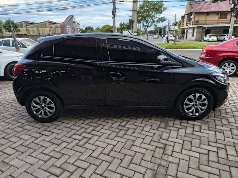 CHEVROLET - ONIX - 2019/2019 - Rosa - R$ 54.900,00